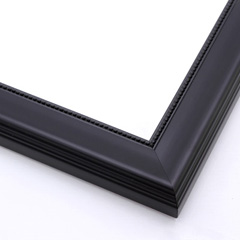 This delicate, scoop profile features a beaded inner lip and bevelled outer edge in classic matte black.

1.75 " width: ideal for small to medium size artwork. The simplicity of this contemporary frame makes it a great match for formal family photos, or a small oil painting or giclee print.